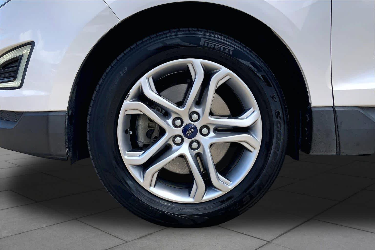 Used 2016 White Platinum Metallic Tri-Coat Ford Titanium image 11
