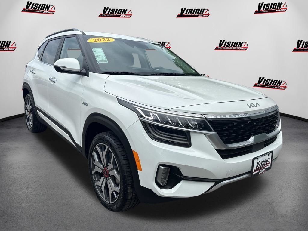 Used 2022 White Kia SX image 7