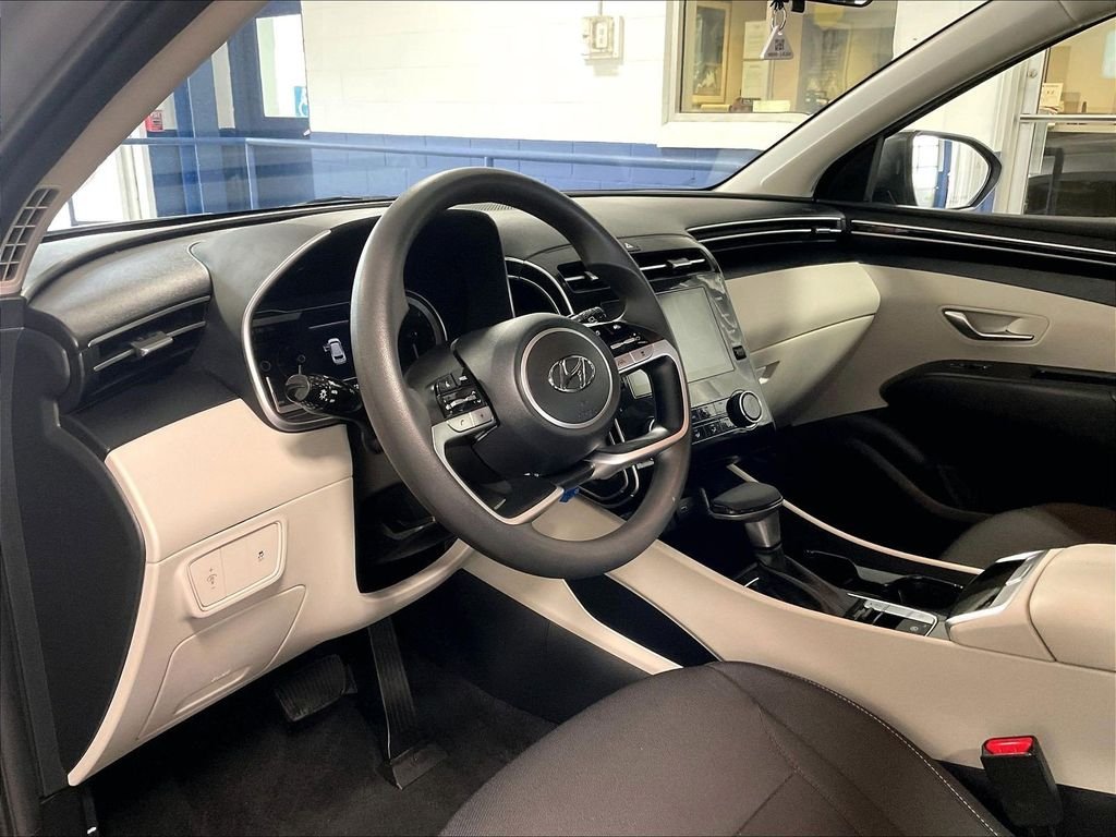Used 2024 Silver Hyundai SE image 8