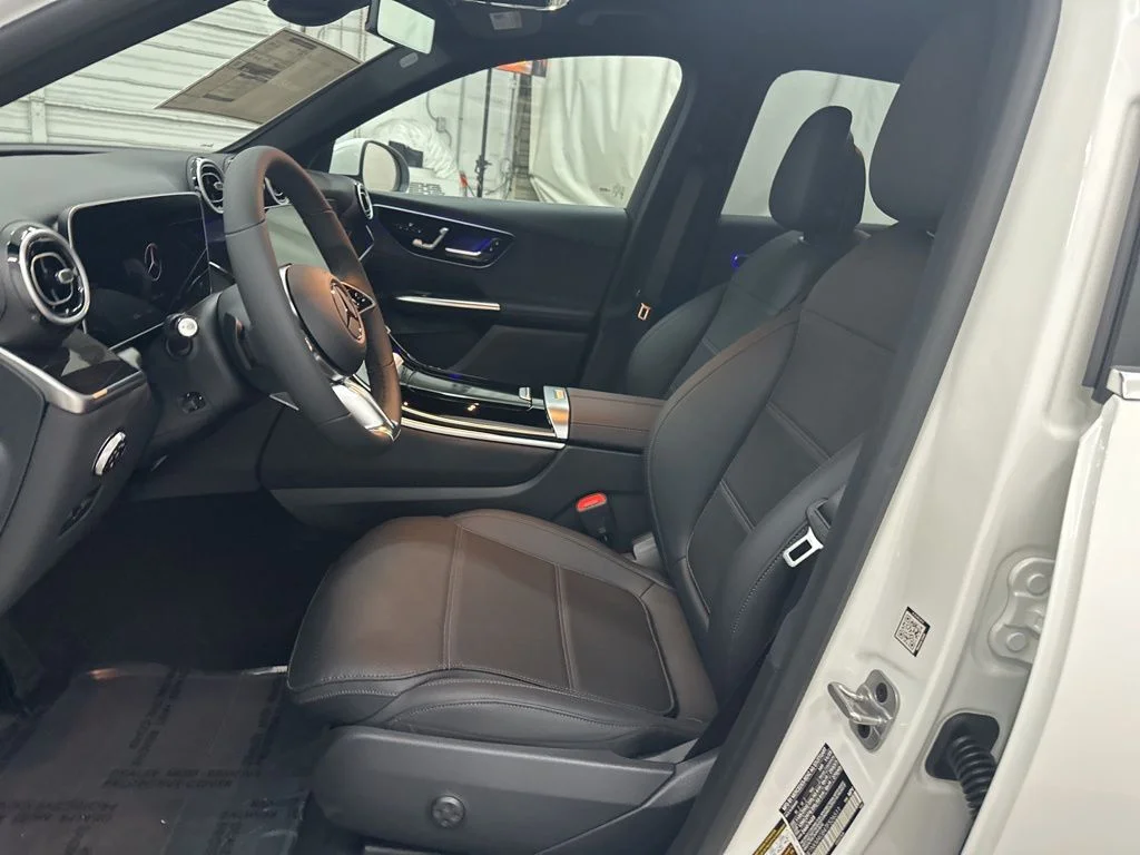 Used 2026 White Mercedes-Benz GLC 300 image 17