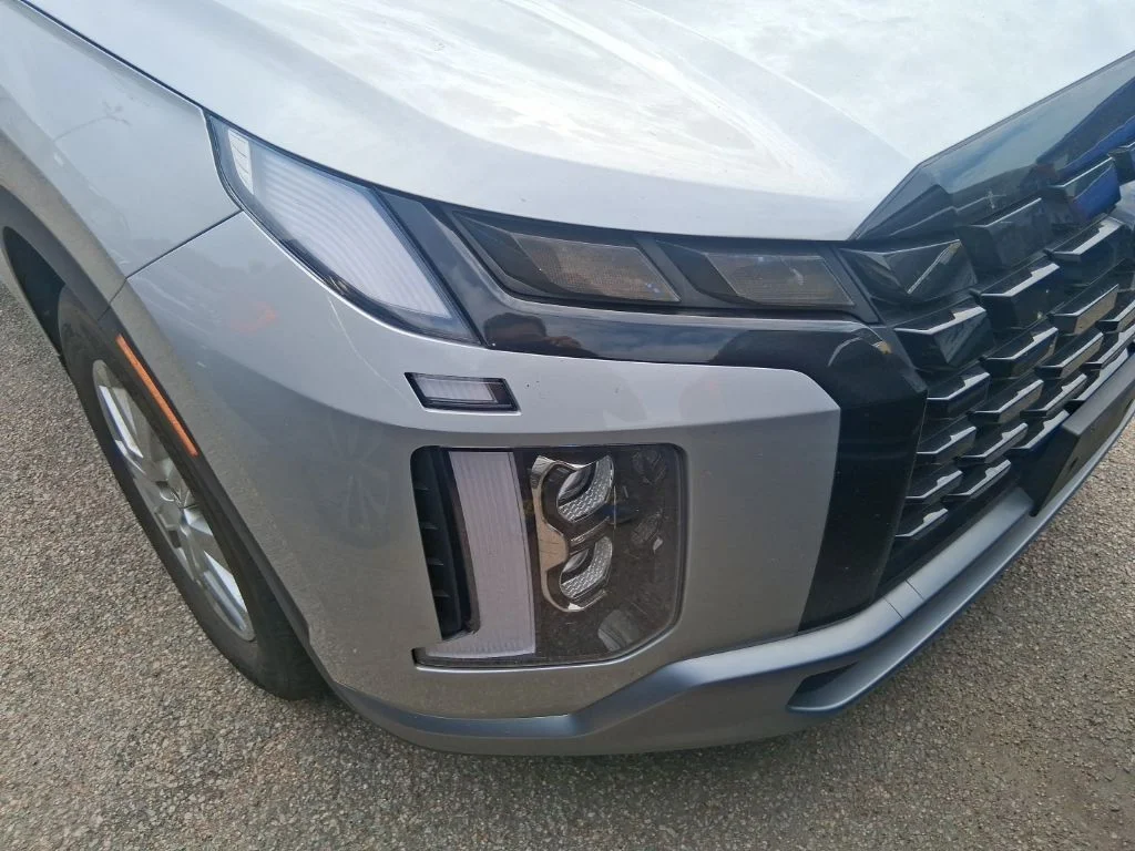 Used 2023 Silver Hyundai SE image 13
