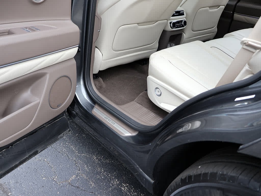 Used 2023 Himalayan Gray Genesis Advanced + image 29