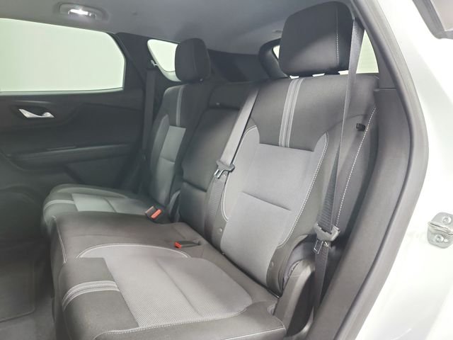 Used 2025 White Chevrolet LT image 33