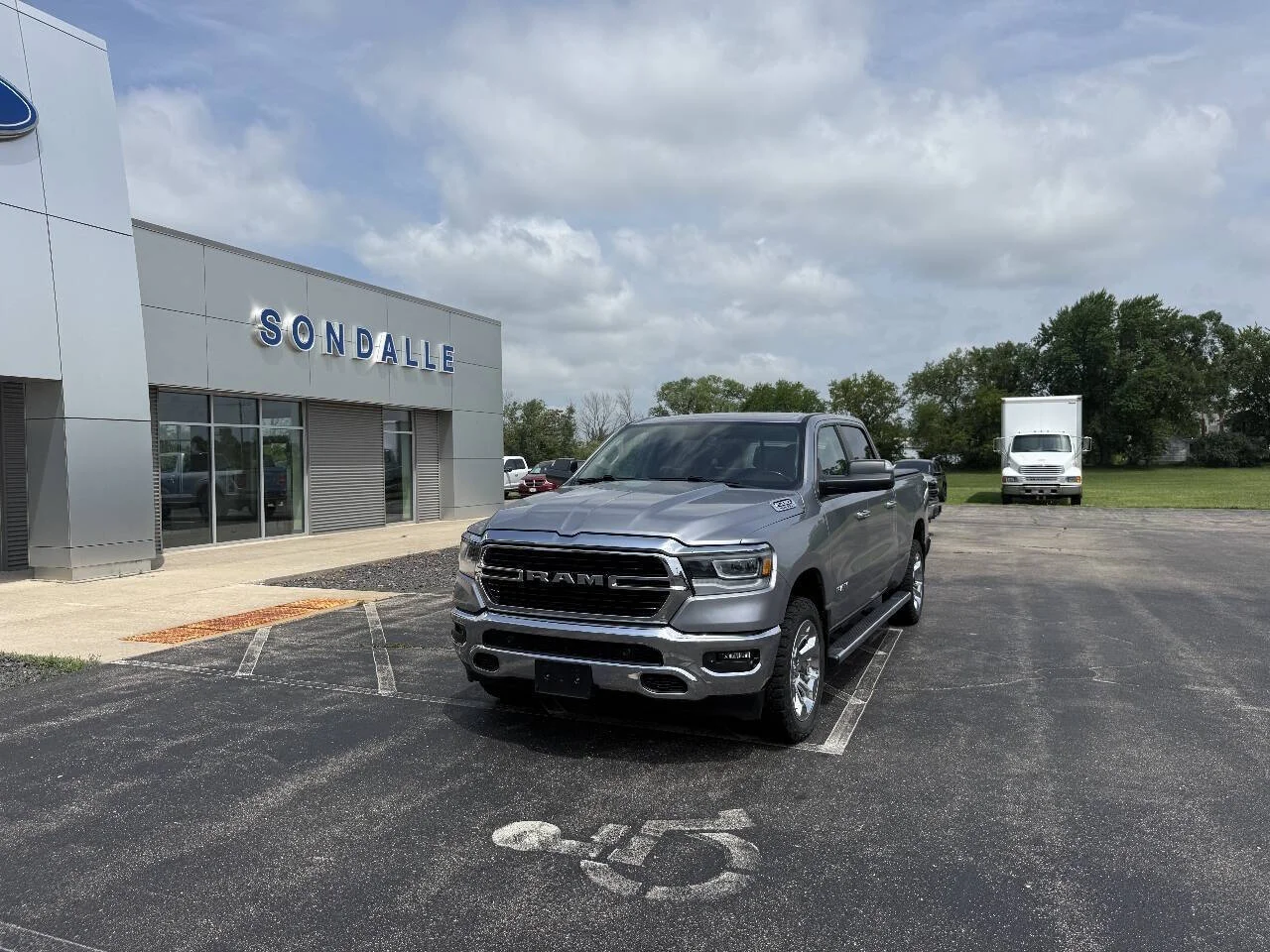 2019 RAM 1500 Big Horn/Lone Star 4x4 Crew Cab 6'4's photo