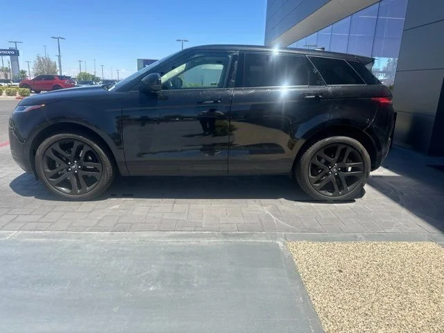 Used 2020 Black Land Rover S image 8