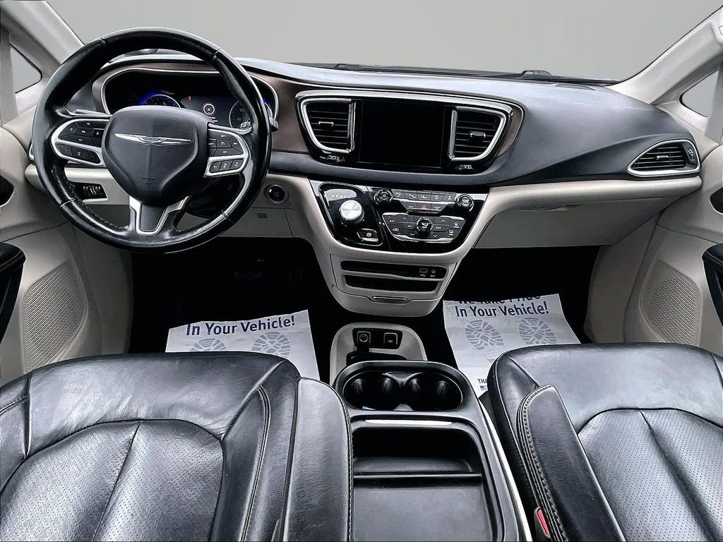 Used 2019 Gray Chrysler Touring L image 15