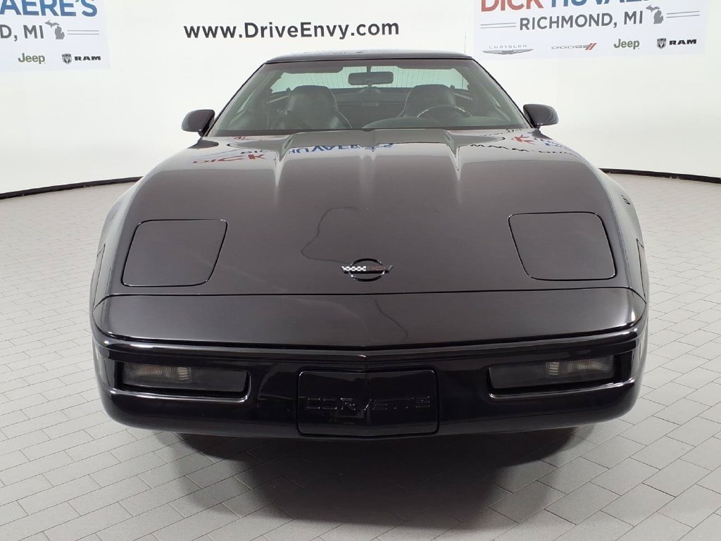 Used 1995  Chevrolet Base image 2