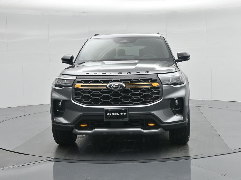 New 2026 Carbonized Gray Metallic Ford Tremor image 31