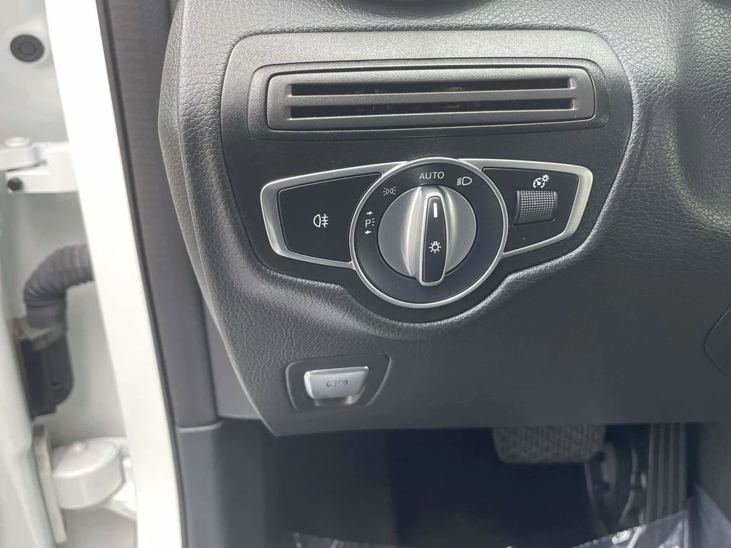 2022 Mercedes-Benz GLC GLC300 - Photo 27