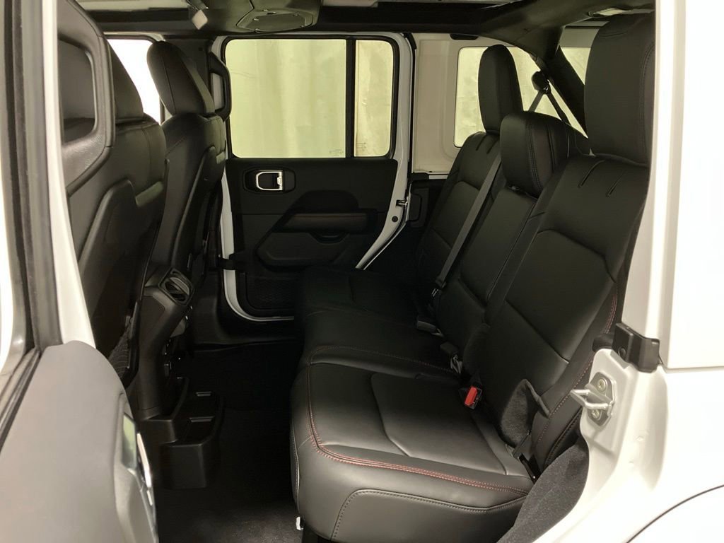 New 2026 Bright White Clear-Coat Exterior Paint Jeep Rubicon X image 15