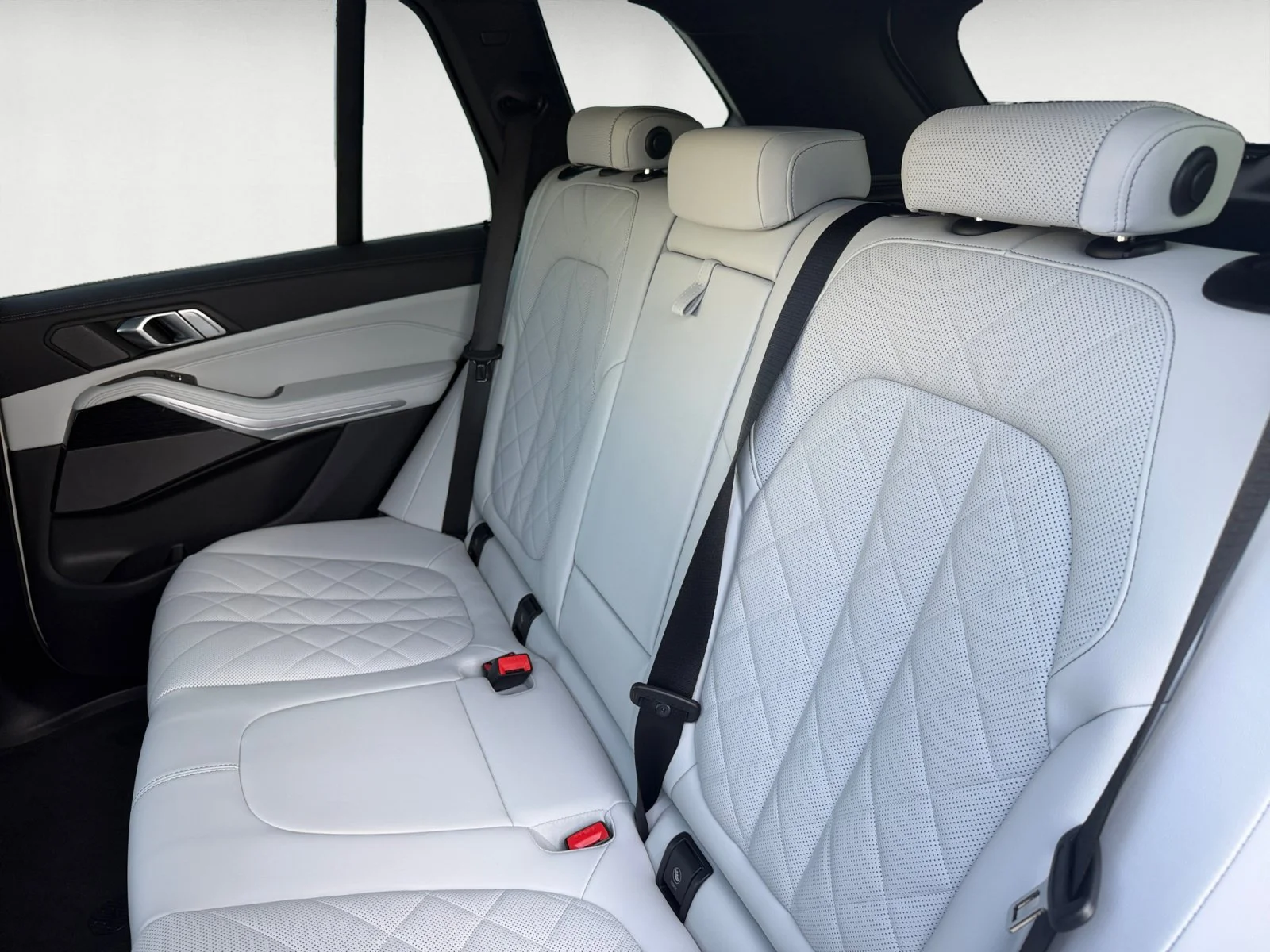 Used 2026 Alpine White BMW xDrive40i image 13