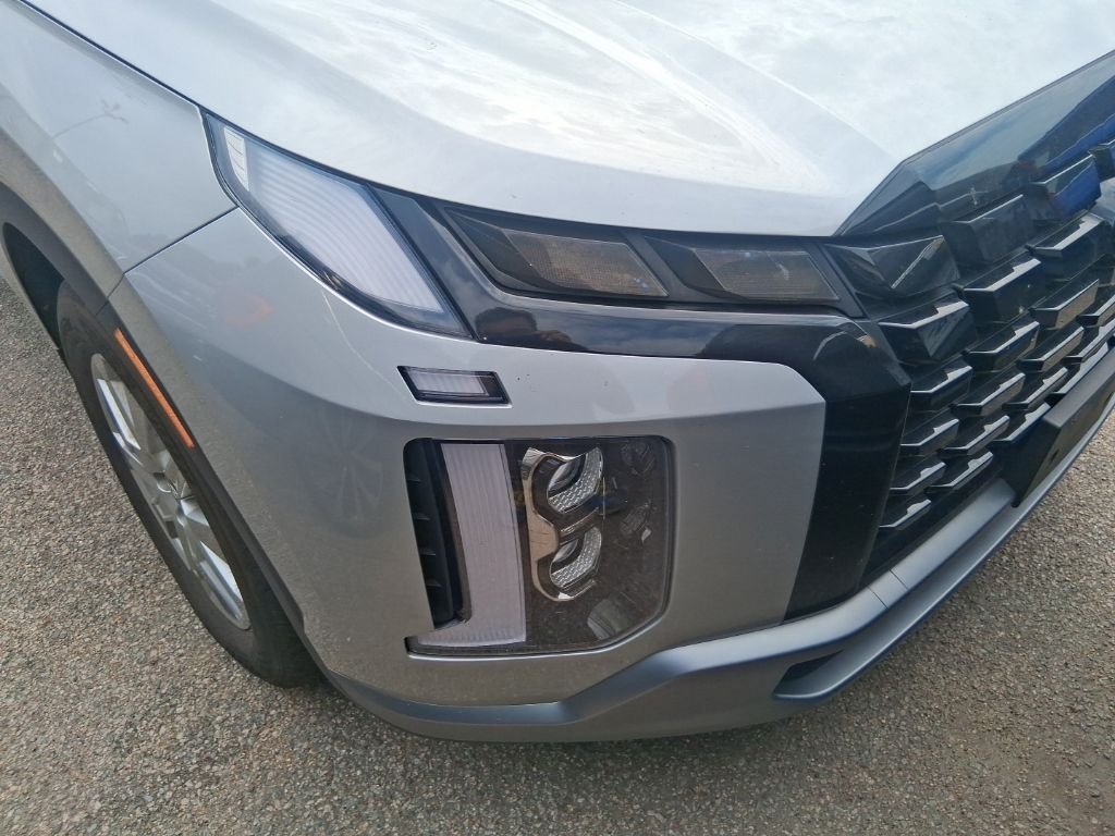 Used 2023 Silver Hyundai SE image 13