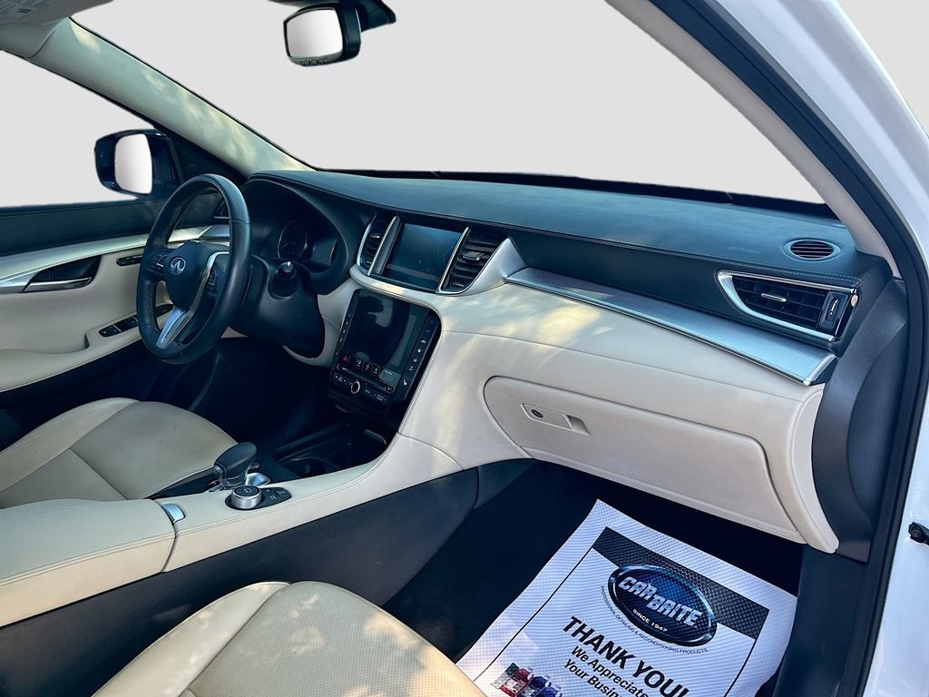 Used 2021 Lunar White INFINITI ESSENTIAL image 31