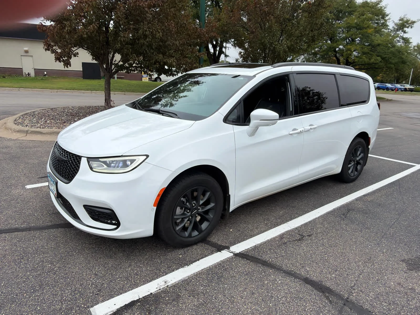 Used 2021 Chrysler Pacifica Limited with VIN 2C4RC3GGXMR581635 for sale in Brooklyn Park, Minnesota