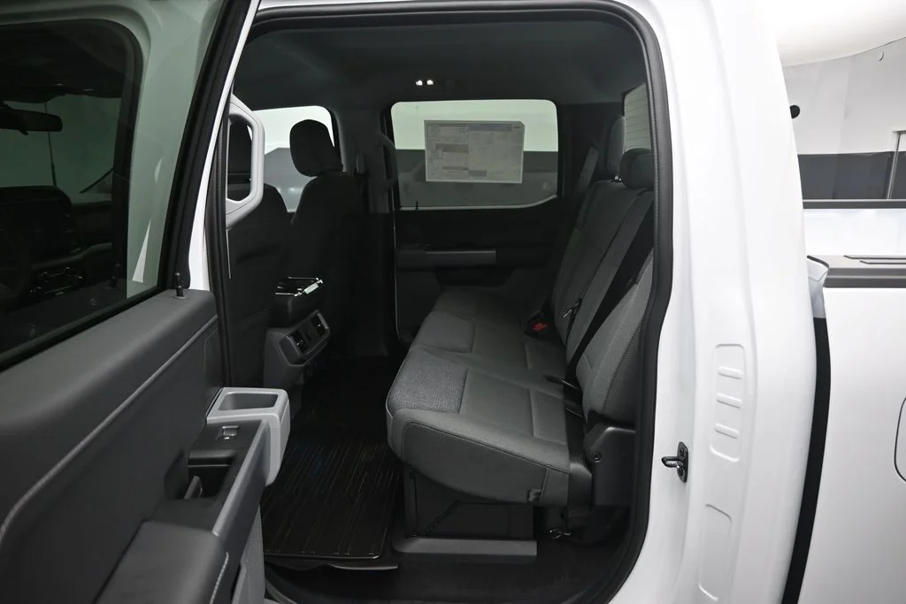 New 2026 Oxford White Ford XLT image 18
