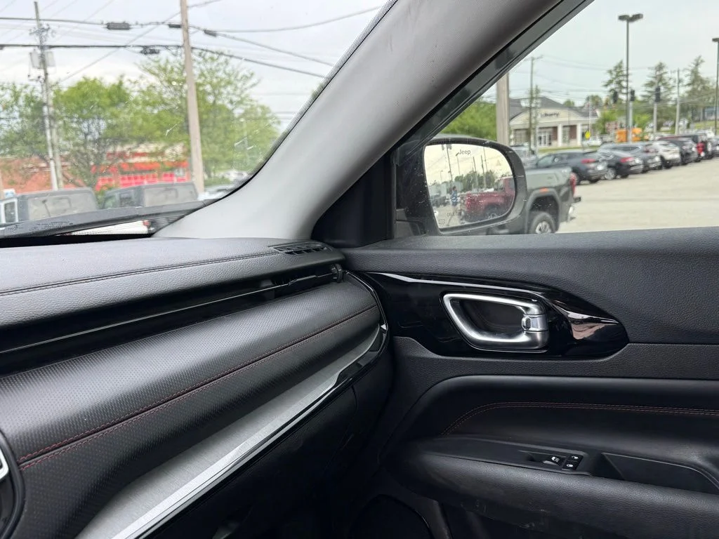 Used 2022 White Jeep Trailhawk image 22