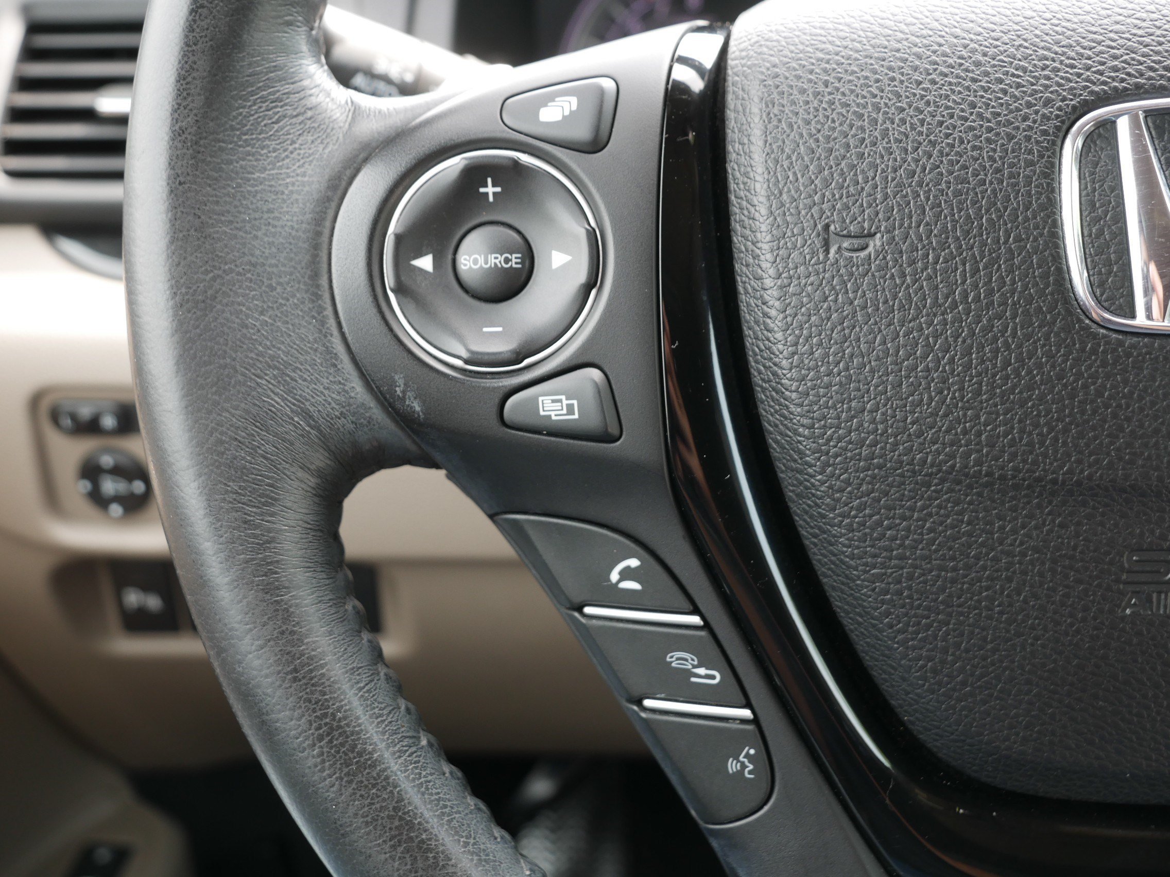 Used 2017 White Diamond Pearl Honda Touring image 31
