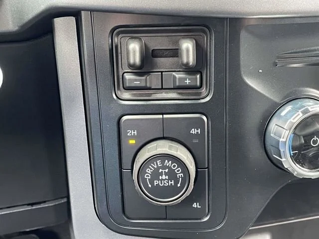 2025 Ford F-150 XLT - Photo 33