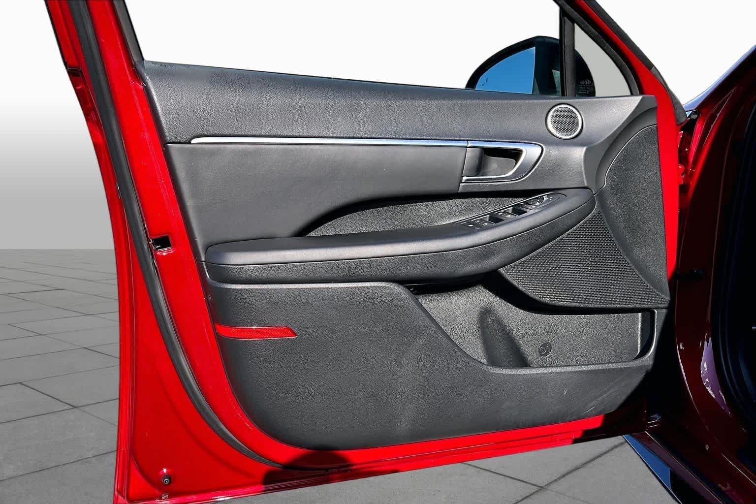 Used 2023 Ultimate Red Hyundai SEL image 22
