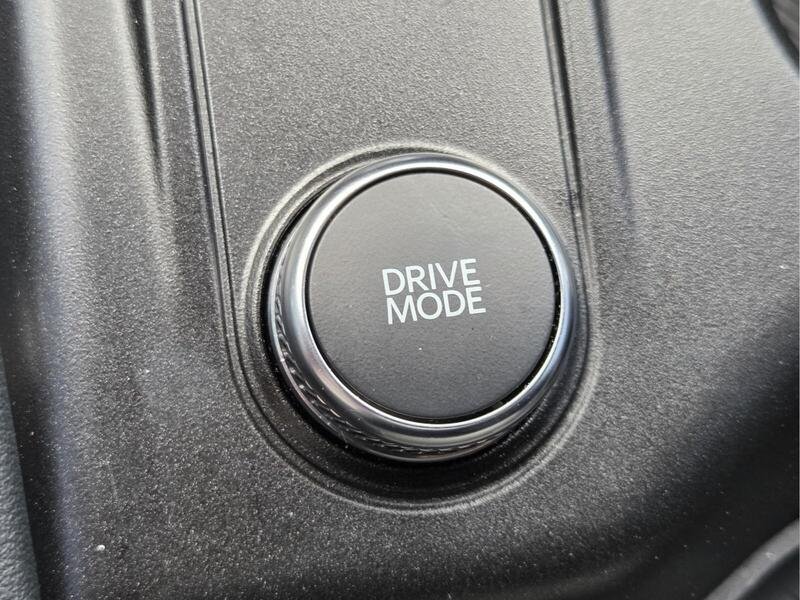Used 2025 White Metallic FORD ST 4WD image 28