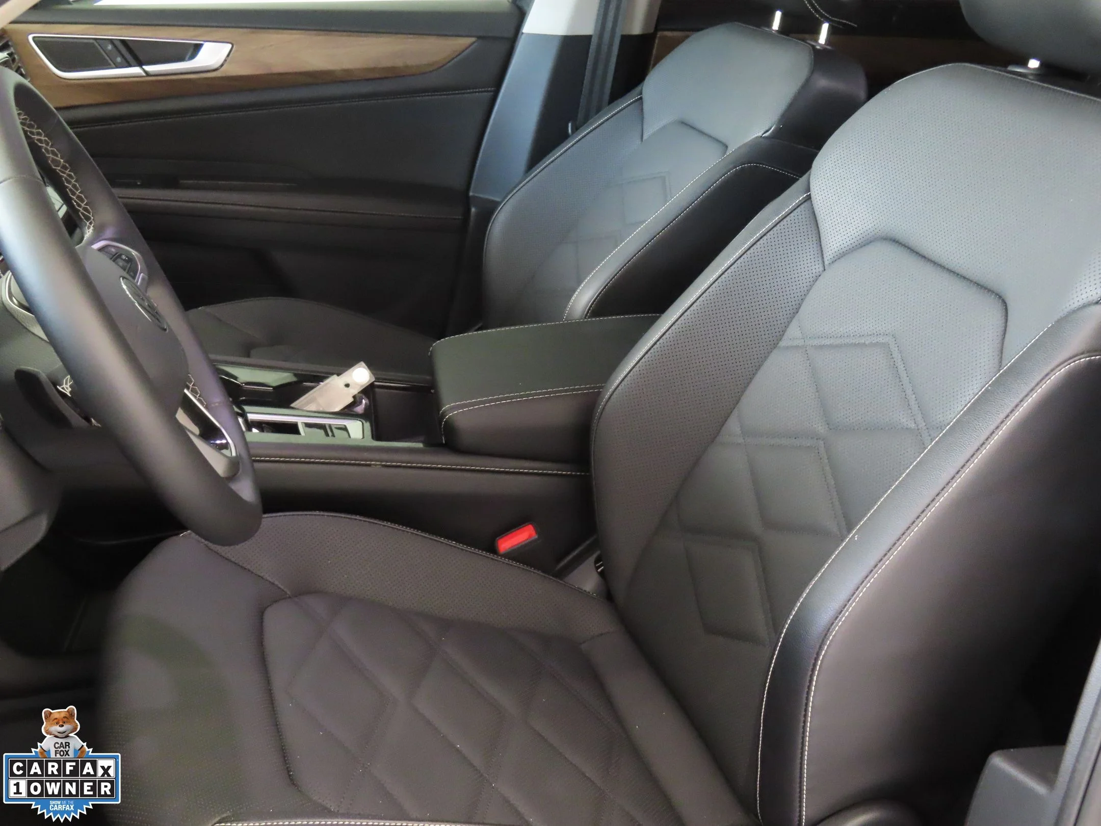 Used 2024 Black Volkswagen 2.0T SE w/Technology image 11