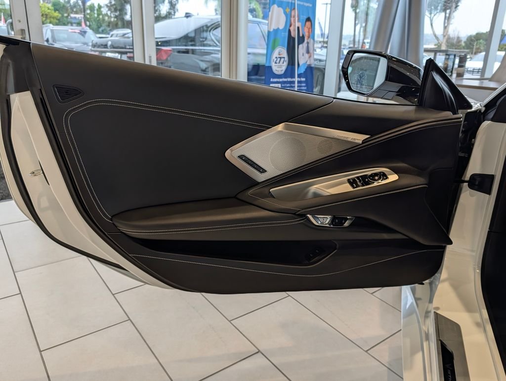 2021 Chevrolet Corvette 2LT - Photo 12