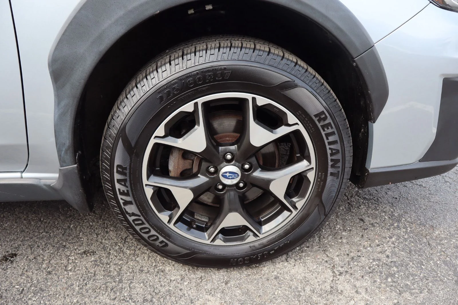 Used 2018 Ice Silver Metallic Subaru 2.0i Premium image 43