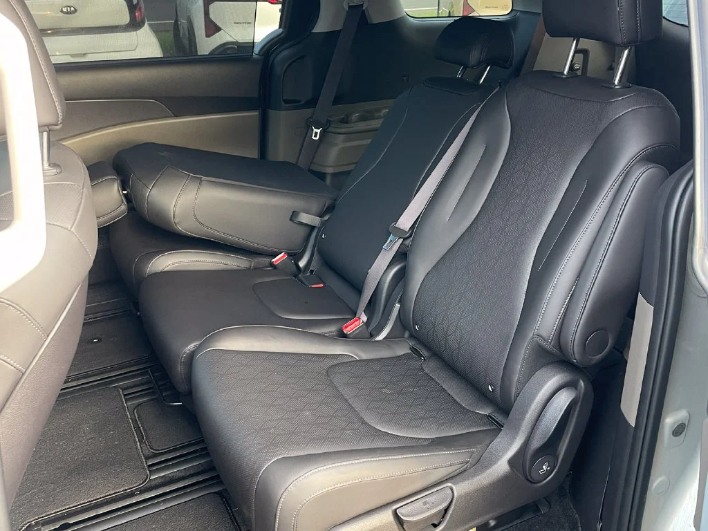 Used 2026 White Kia EX image 11