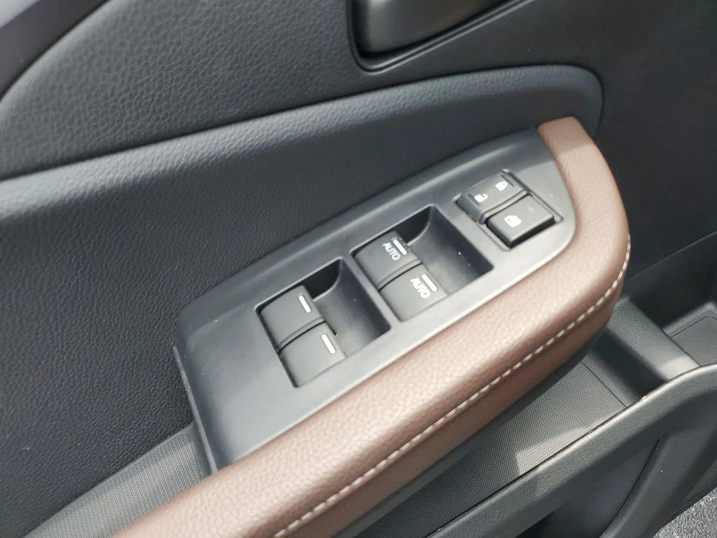 Used 2024  Honda EX-L image 21