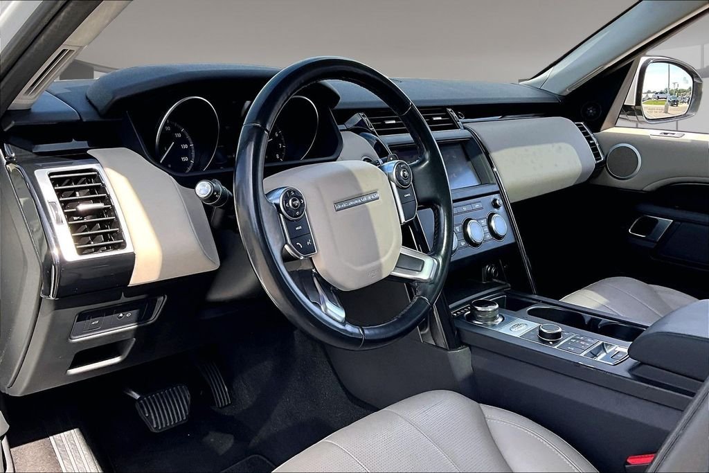 Used 2018 White Land Rover SE image 13
