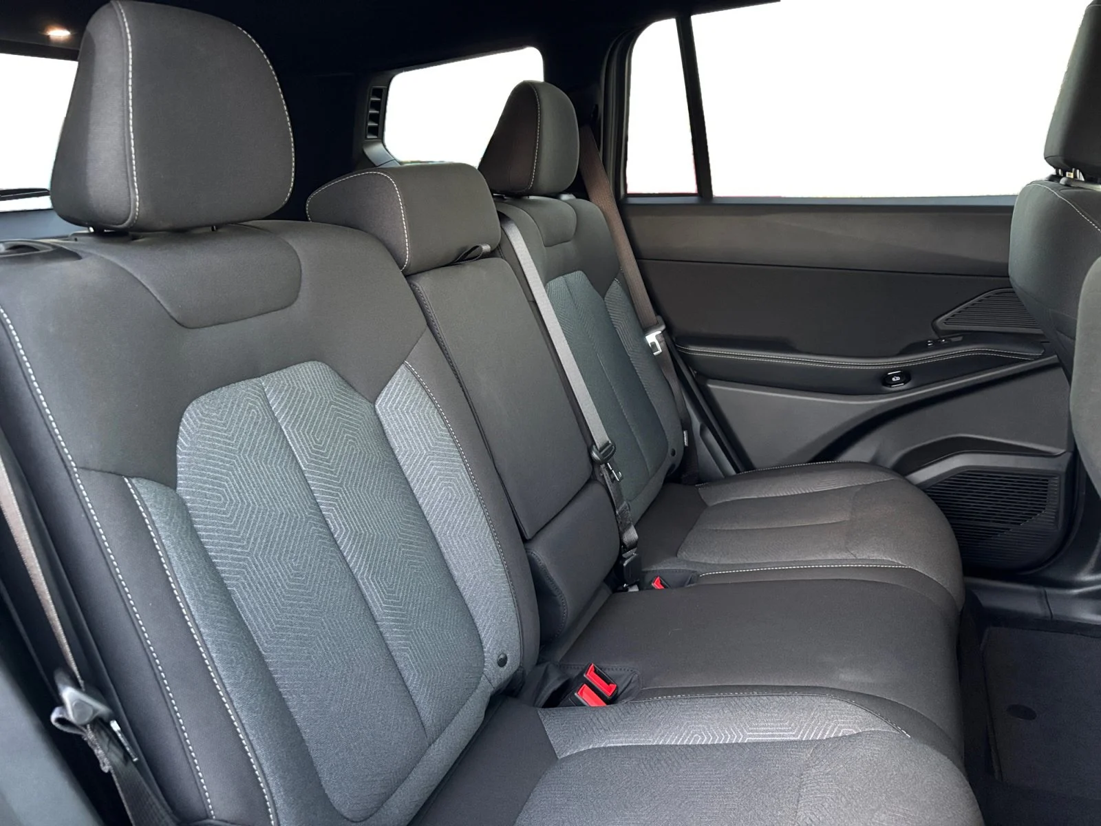 New 2026 STING GREY Jeep Laredo image 18