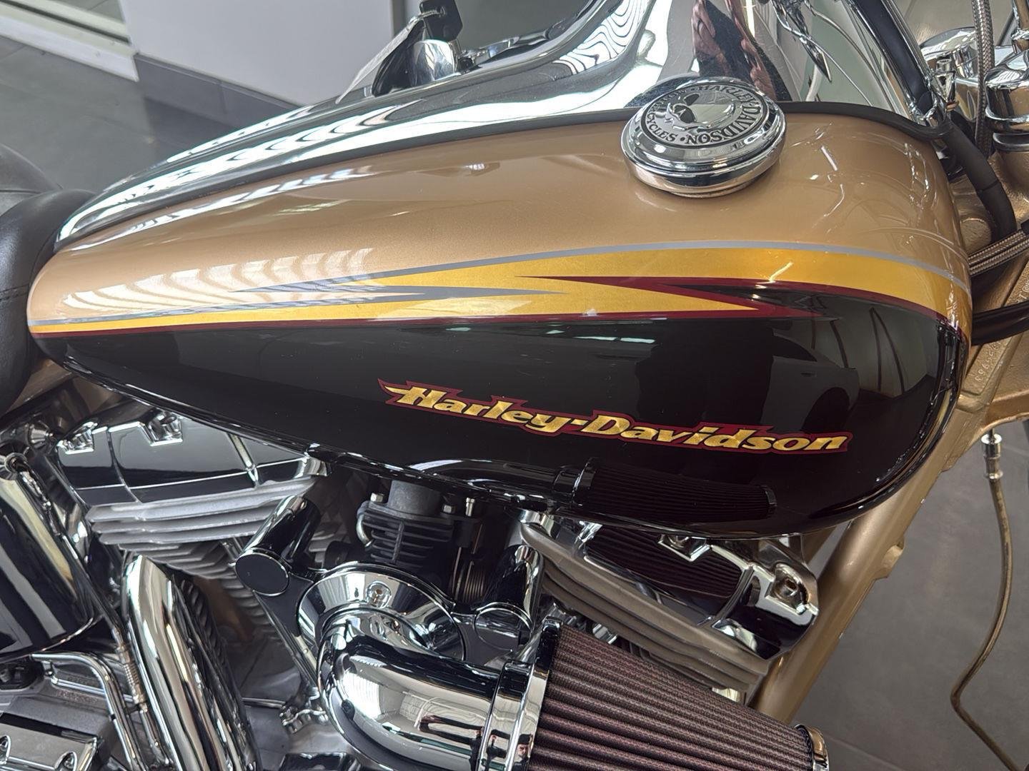 Used 2003 gold Harley Davidson Screaming Eagle image 18