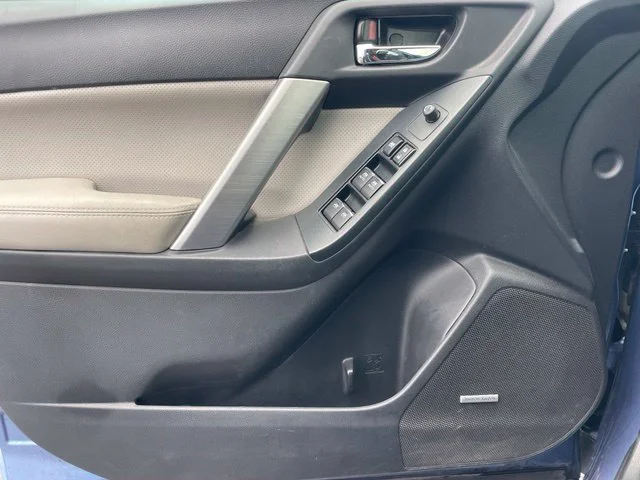 Used 2018 Blue Subaru 2.5i Limited image 9