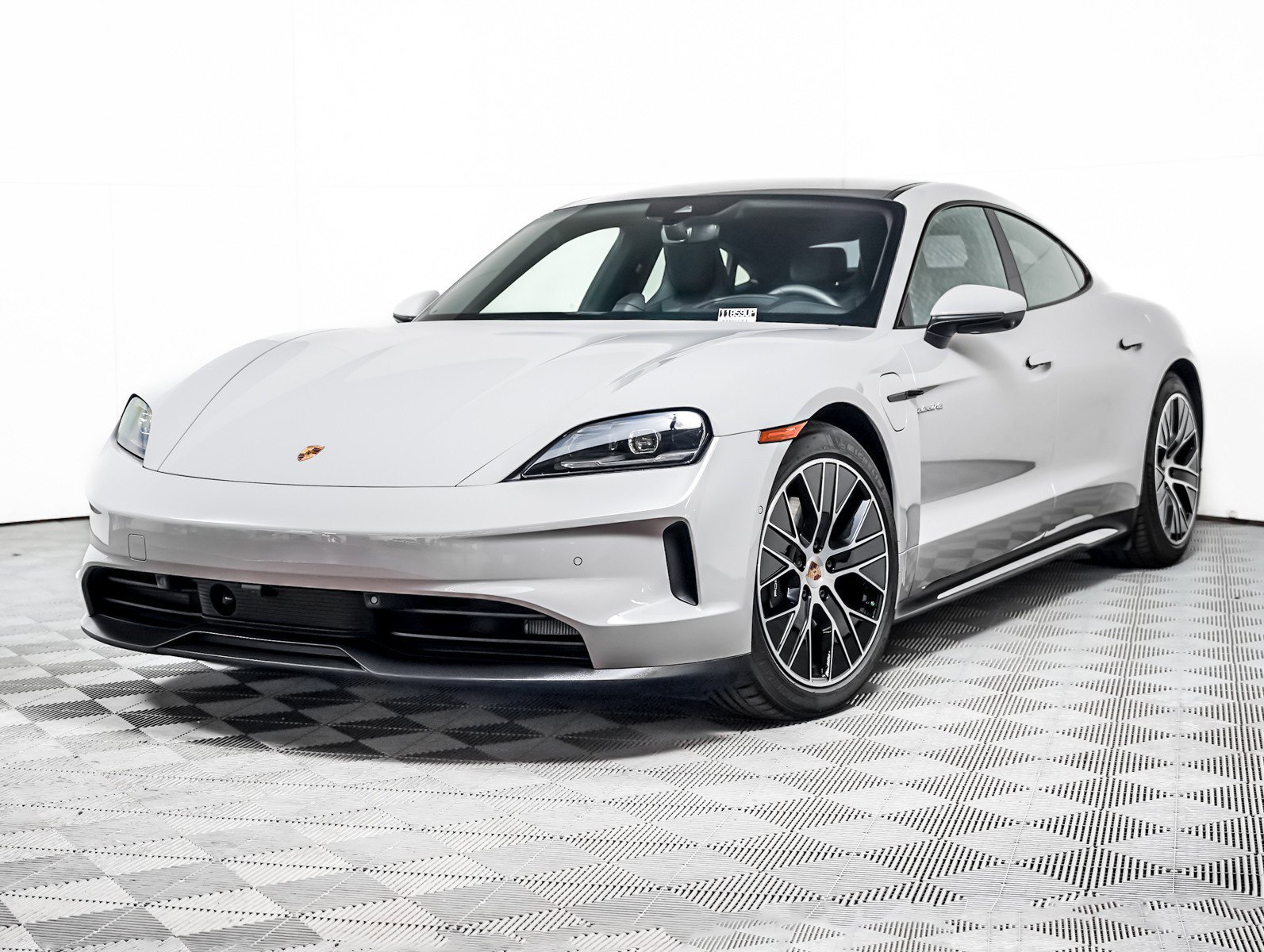 2025 Porsche Taycan -'s photo