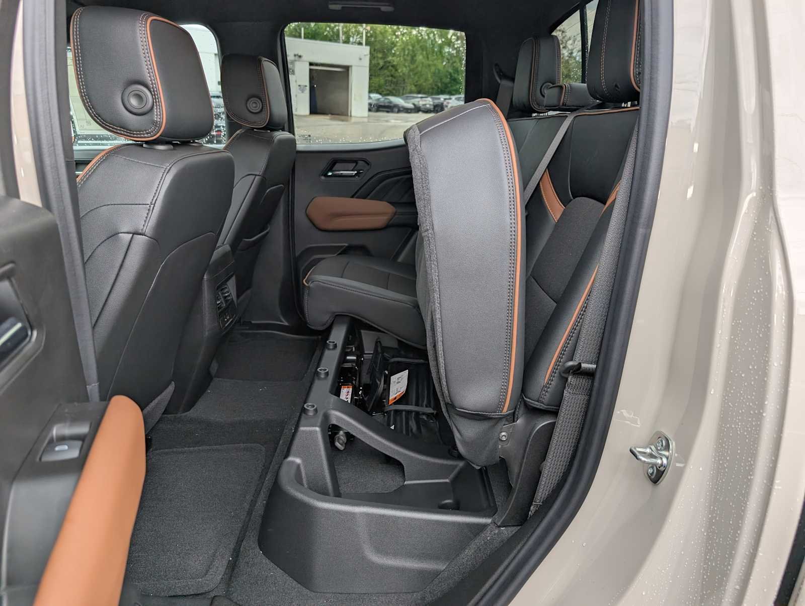2026 GMC Canyon AT4 - Photo 18