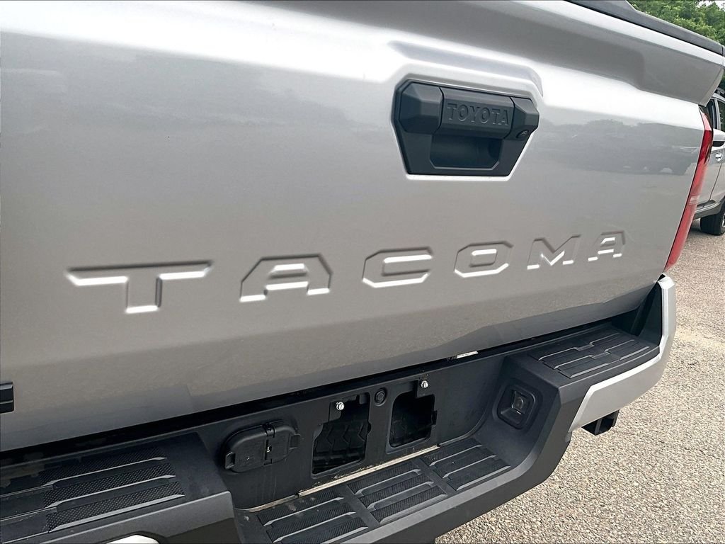 Used 2025 Silver Toyota SR5 image 27