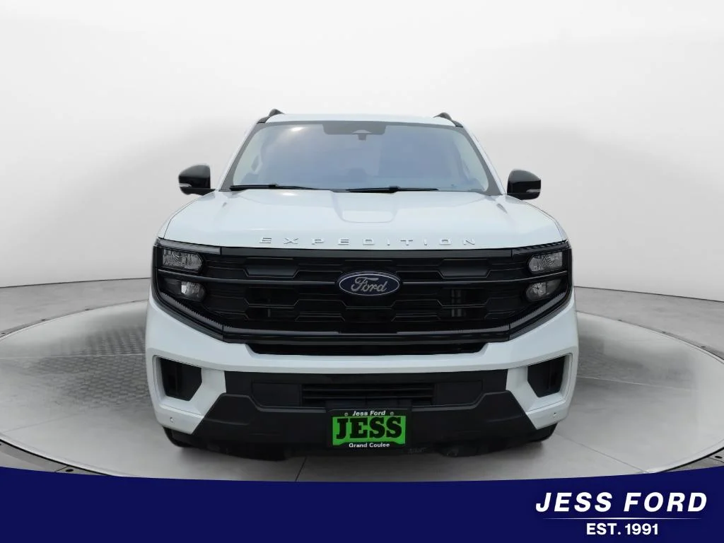 Used 2025 Oxford White Ford Active image 8