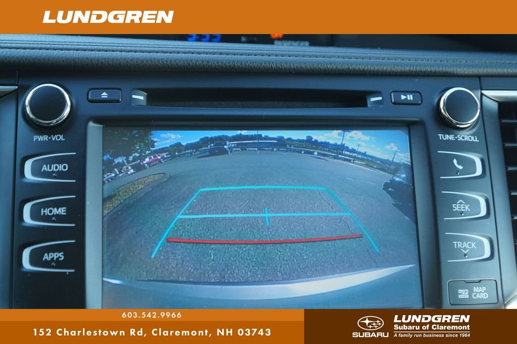 Used 2018 Silver Toyota XLE image 22