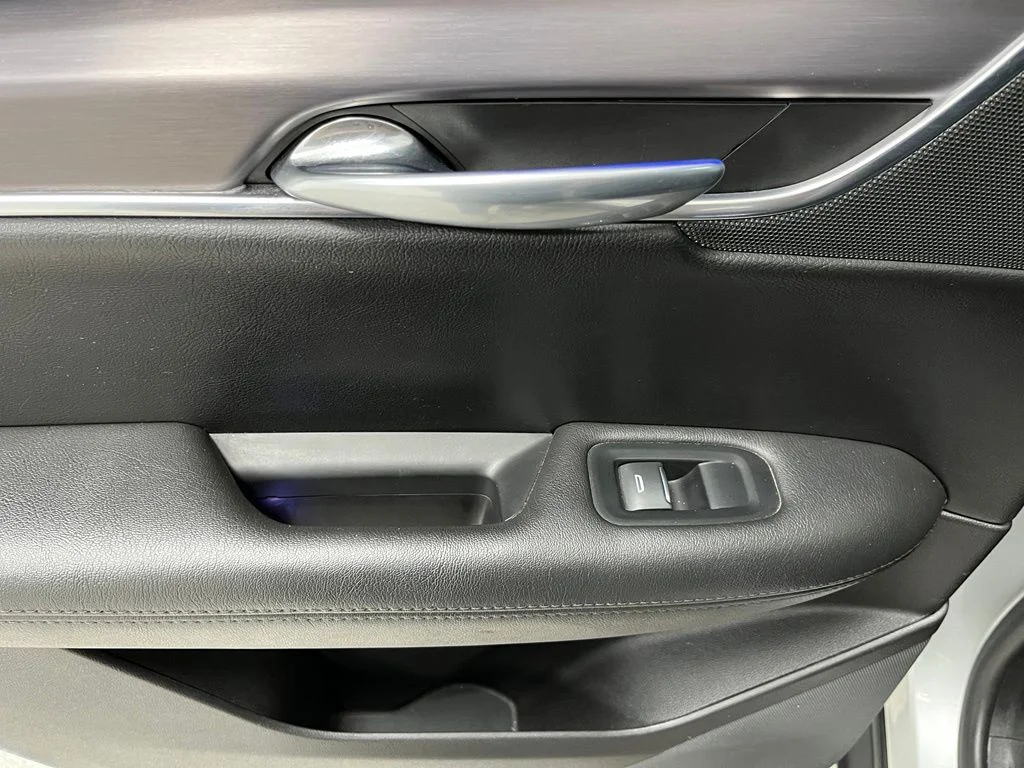 Used 2019 Silver Cadillac Premium Luxury image 40
