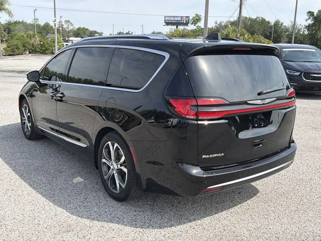 Used 2024 Black Chrysler Pinnacle image 7