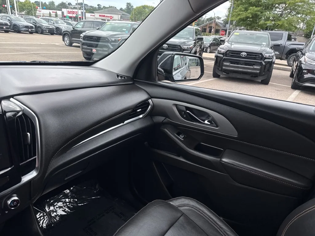 Used 2020 Gray Chevrolet 3LT image 30