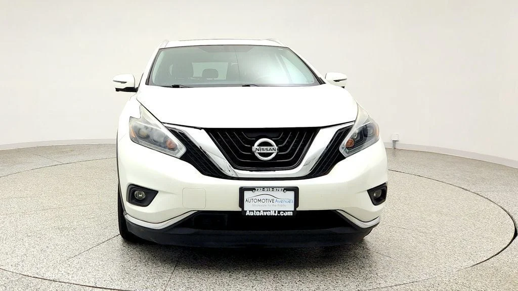 Used 2018 Pearl White Nissan AWD SL image 2
