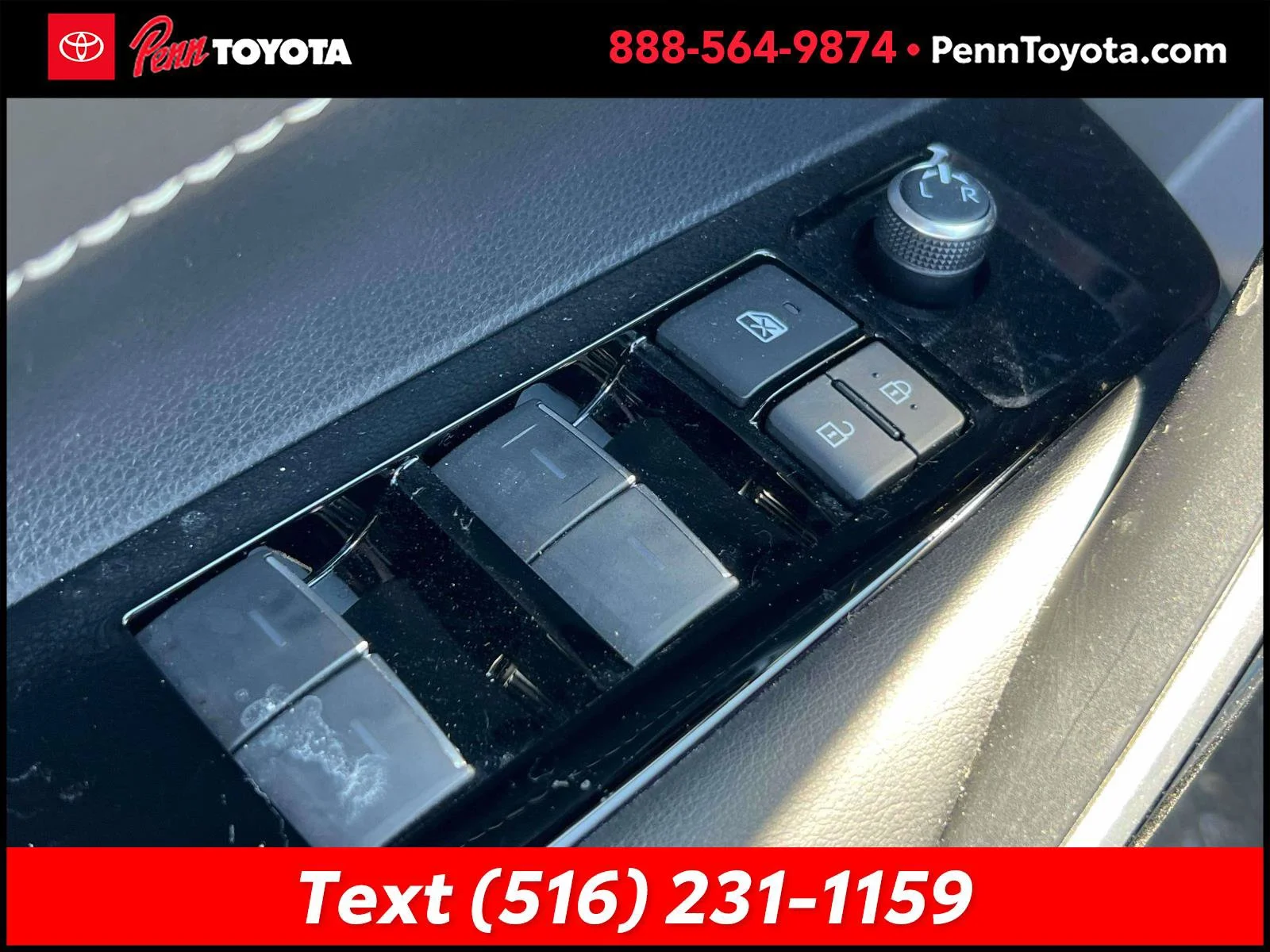 Used 2019 CLASSIC SILVER METALLIC Toyota XSE image 18