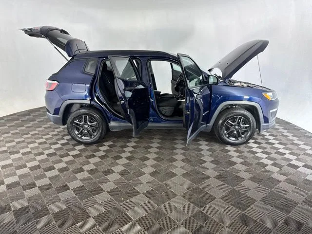 Used 2018 Blue Jeep Sport image 16