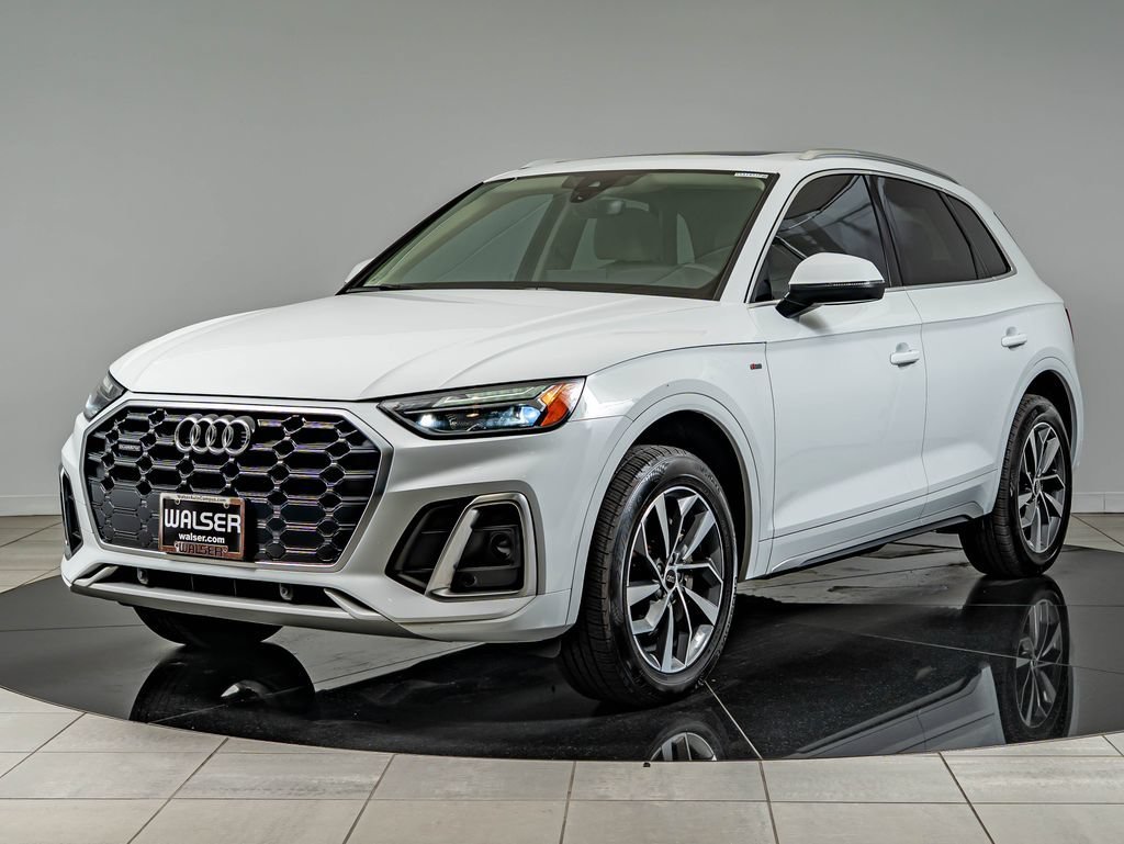 Used 2023 Glacier White Metallic Audi 45 S line Premium image 1