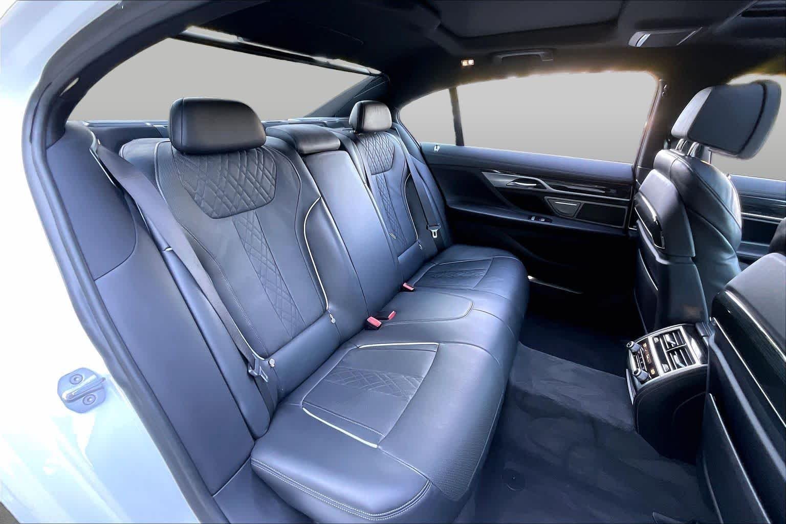 Used 2019 Mineral White Metallic BMW 750i xDrive image 19