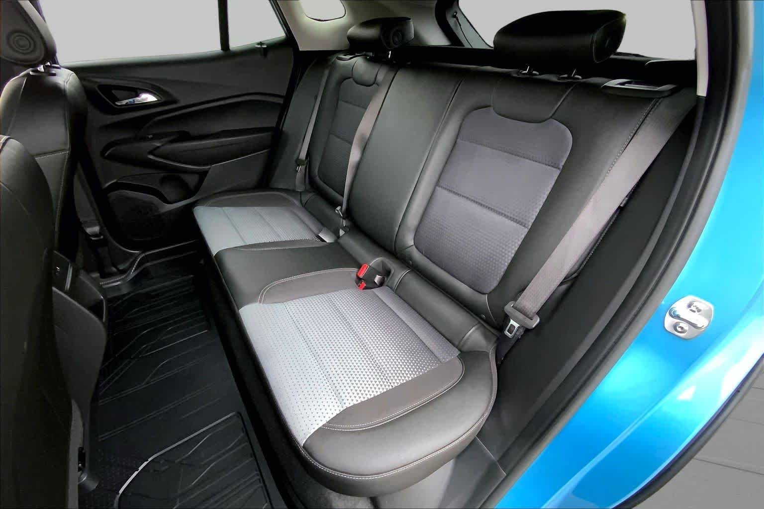 Used 2025 Marina Blue Metallic Chevrolet LT image 20
