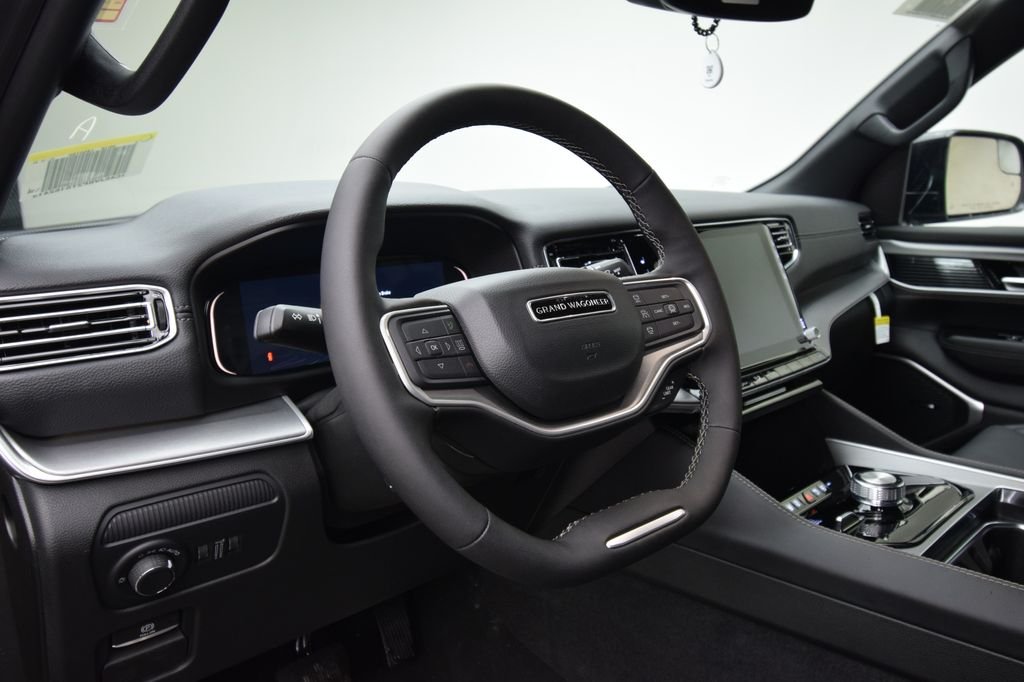 New 2026 High Gloss Black Exterior Paint Jeep Limited Altitude image 30