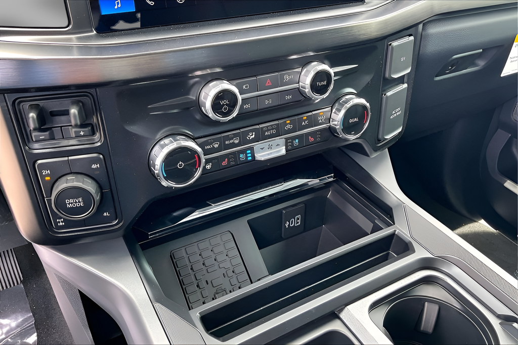New 2026 Carbonized Gray Metallic Ford Lariat image 14