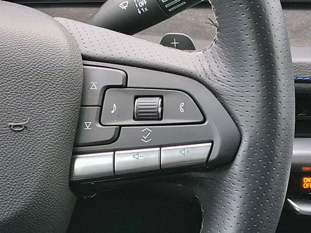 Used 2025 White Cadillac Sport image 12